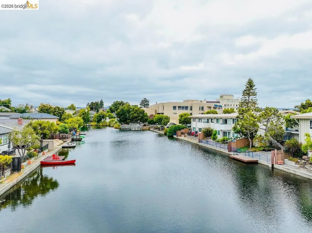 2029 Otis Dr #P Alameda, CA 94501