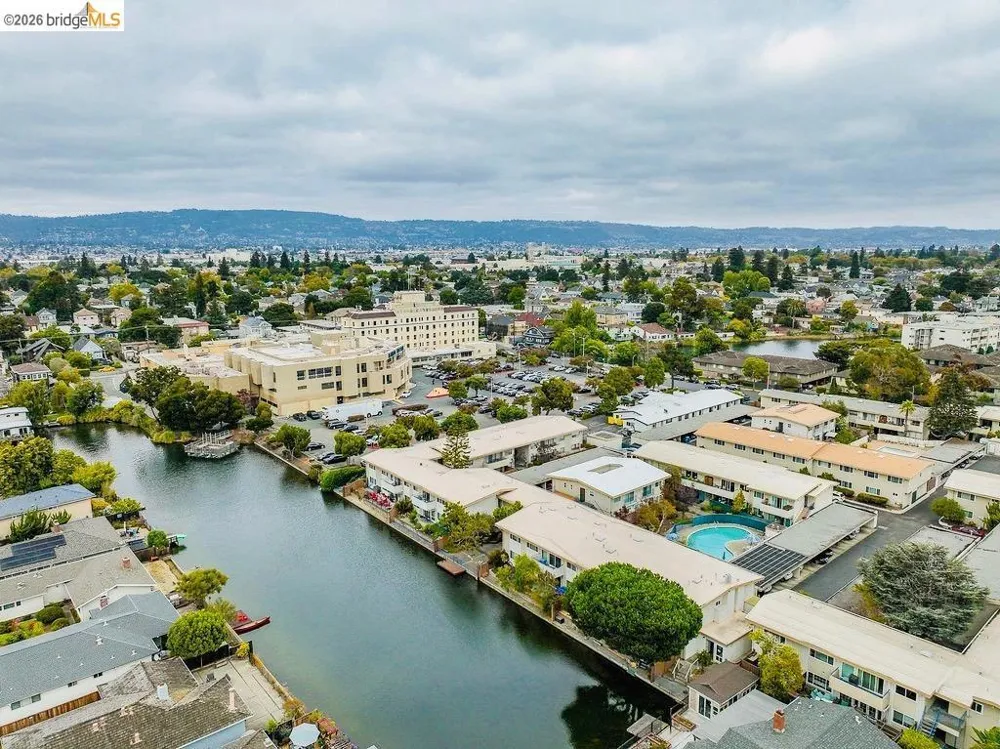 2029 Otis Dr #P Alameda, CA 94501