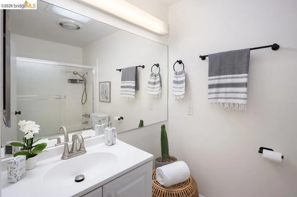 2029 Otis Dr #P Alameda, CA 94501