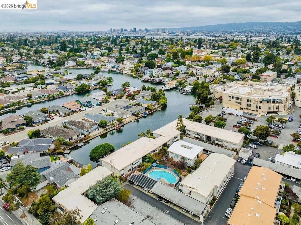 2029 Otis Dr #P Alameda, CA 94501