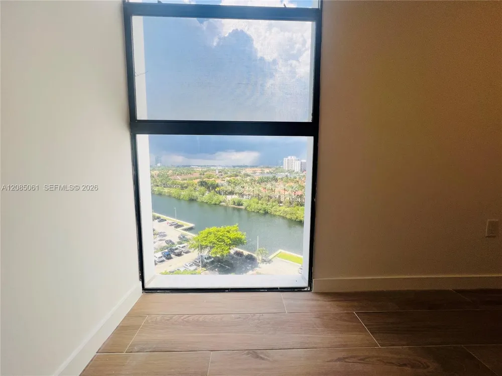 20505 E Country Club Dr #1138 Aventura, FL 33180