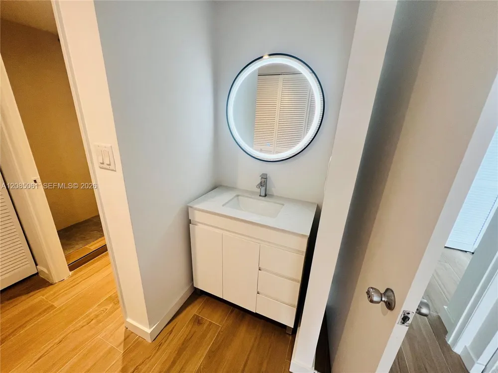 20505 E Country Club Dr #1138 Aventura, FL 33180