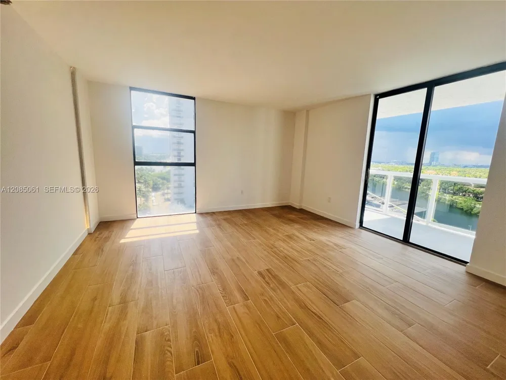 20505 E Country Club Dr #1138 Aventura, FL 33180