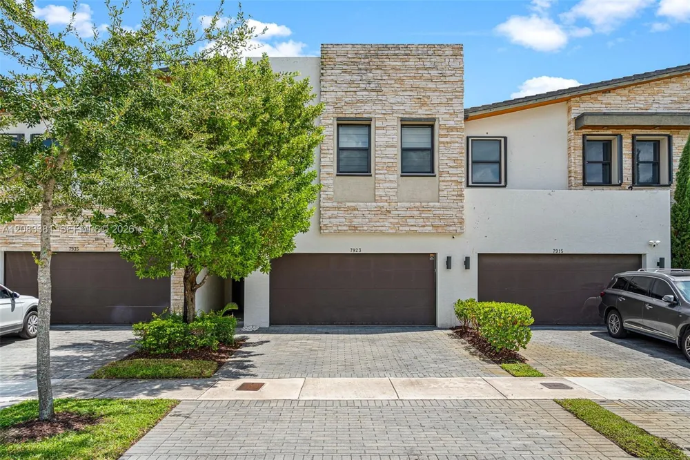 7923 NW 104th Ct Doral, FL 33178