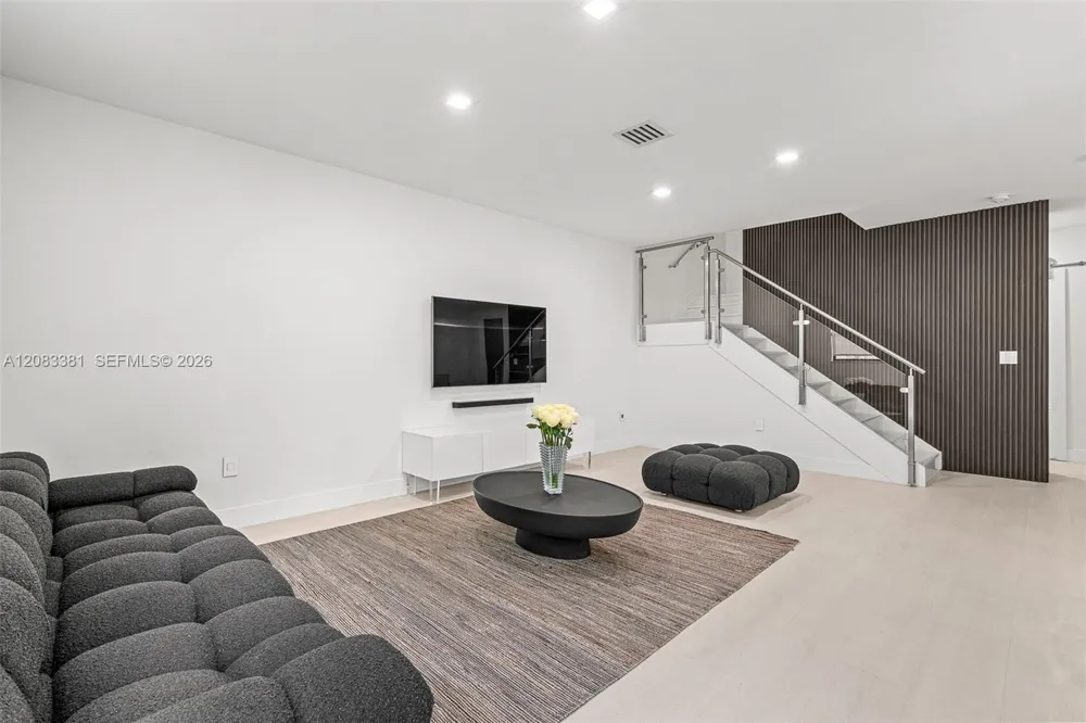 7923 NW 104th Ct Doral, FL 33178