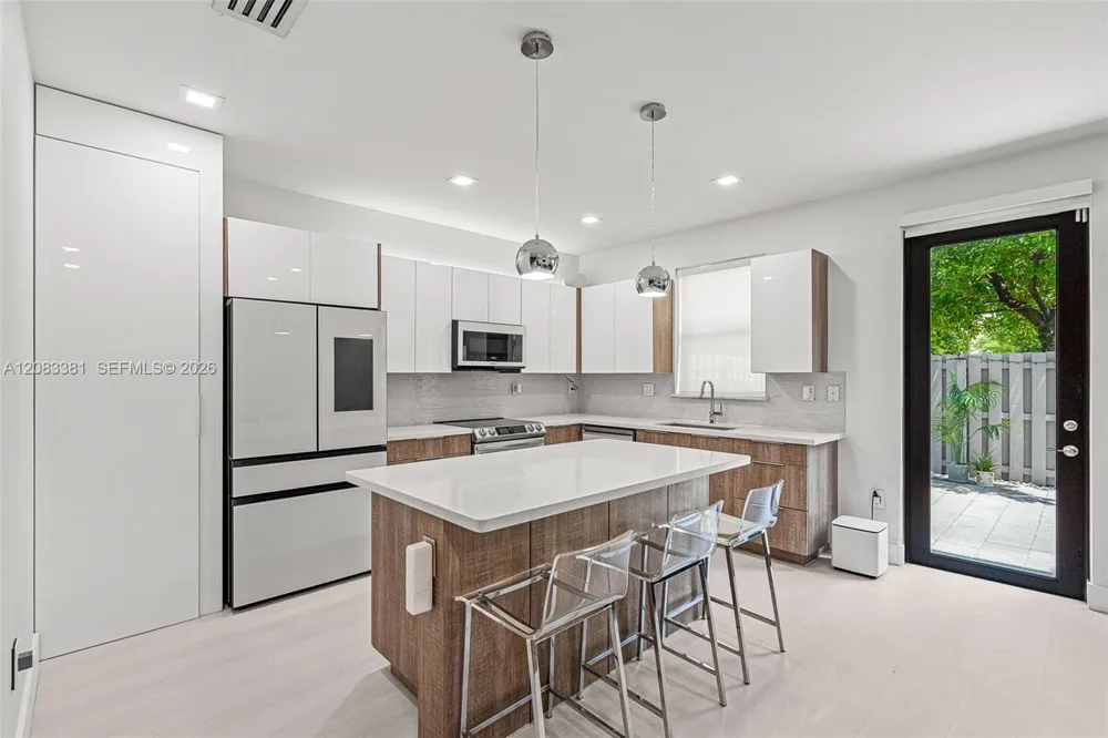 7923 NW 104th Ct Doral, FL 33178