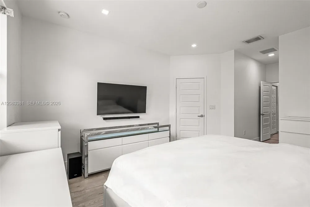 7923 NW 104th Ct Doral, FL 33178