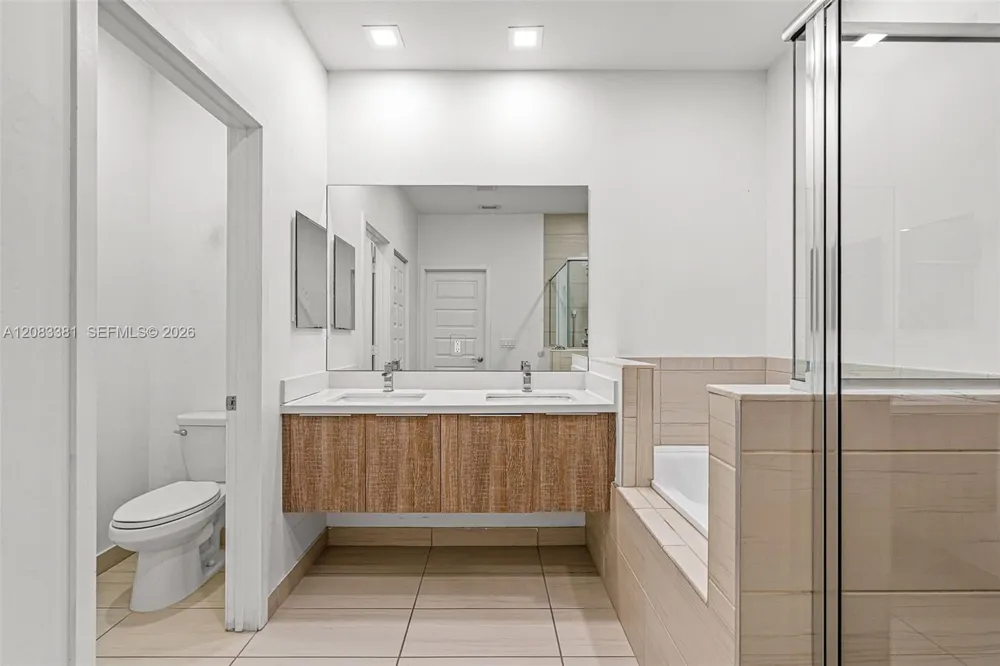 7923 NW 104th Ct Doral, FL 33178