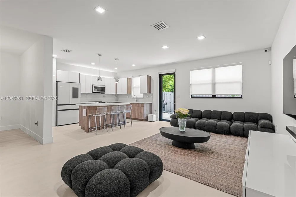 7923 NW 104th Ct Doral, FL 33178