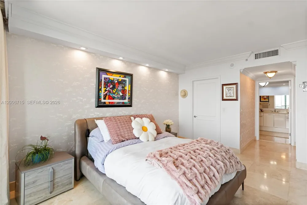 3350 SW 27 AV #1706 Coconut Grove, FL 33133