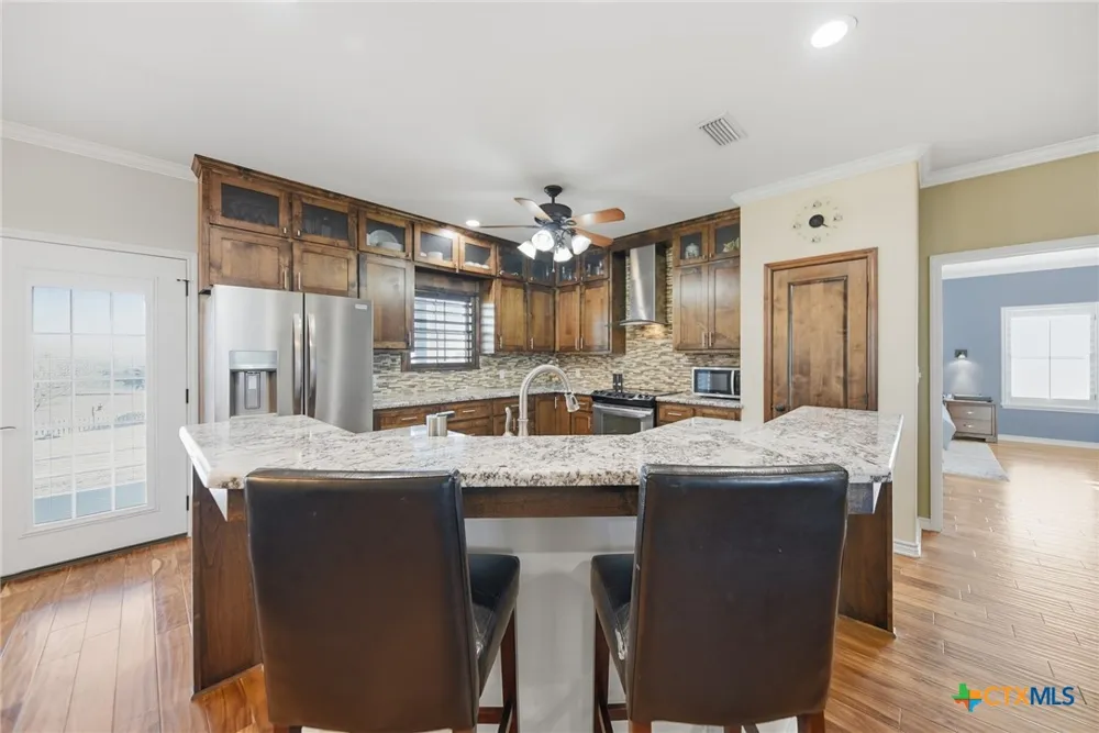 1733 County Road 376 Shiner, TX 77984