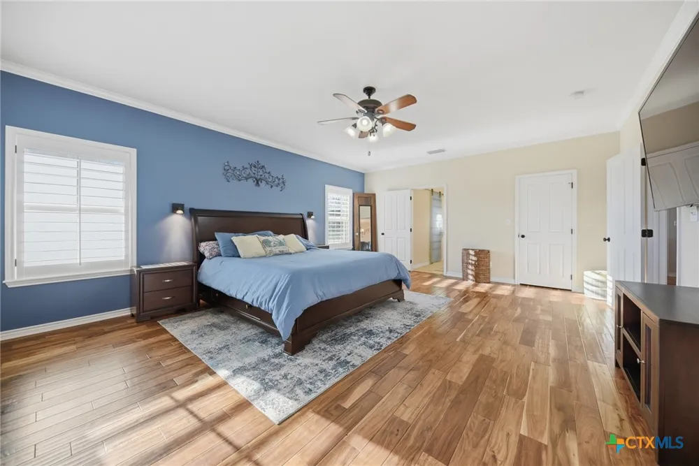 1733 County Road 376 Shiner, TX 77984