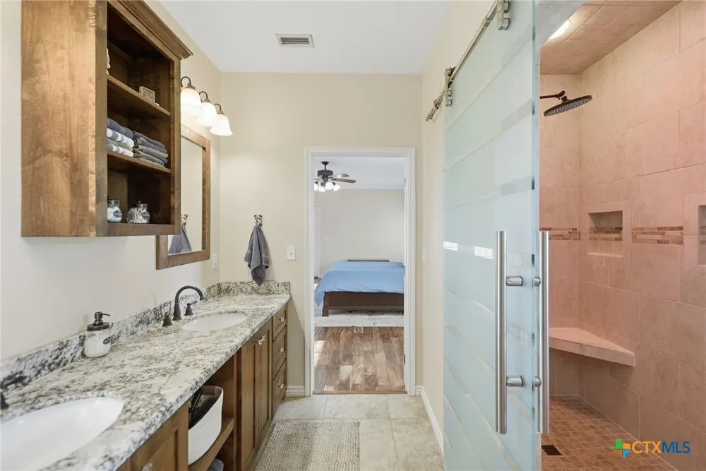 1733 County Road 376 Shiner, TX 77984