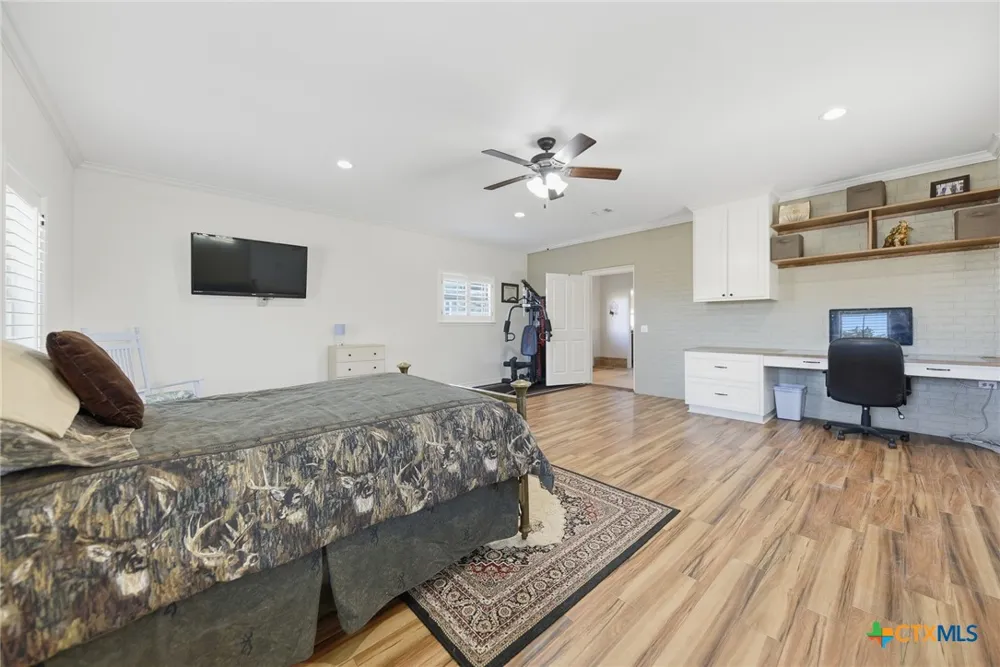 1733 County Road 376 Shiner, TX 77984