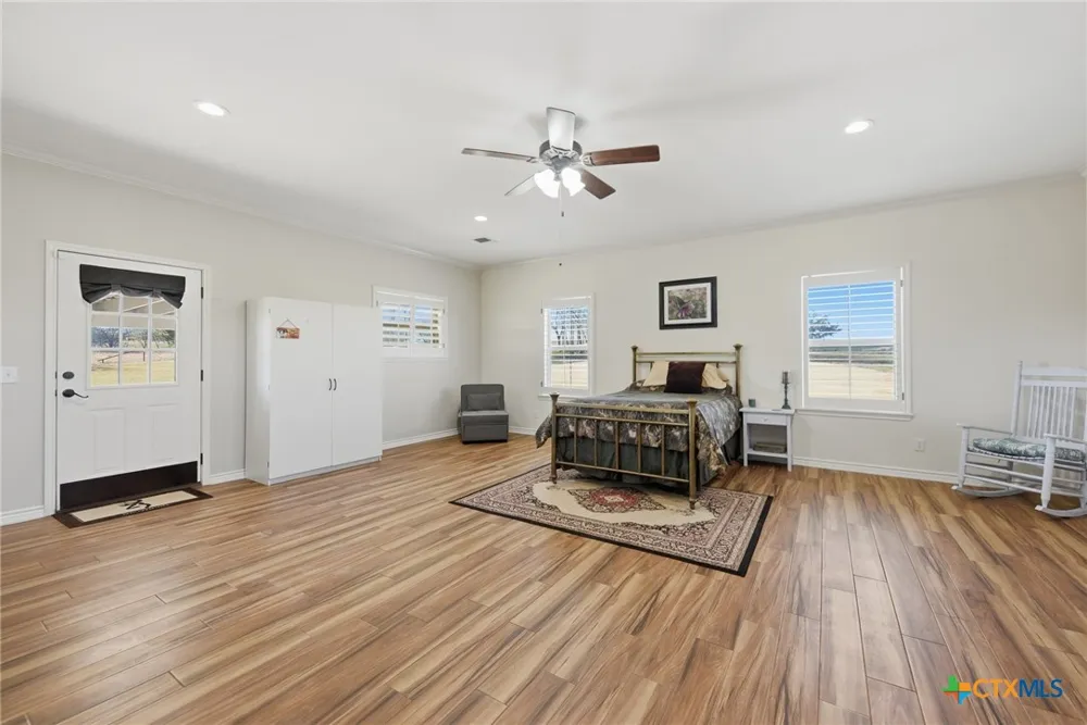 1733 County Road 376 Shiner, TX 77984
