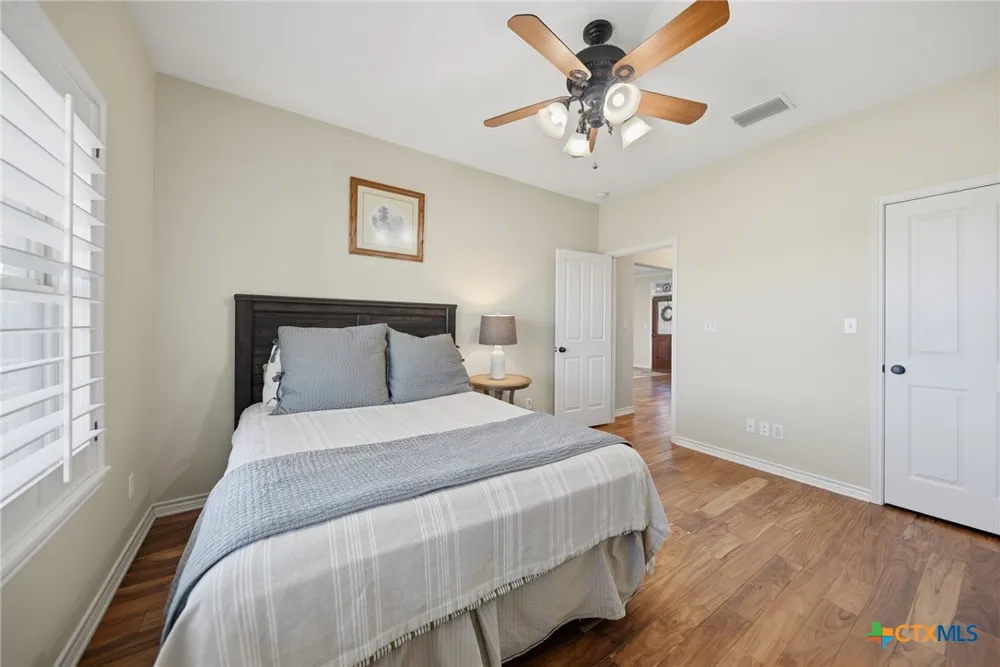 1733 County Road 376 Shiner, TX 77984
