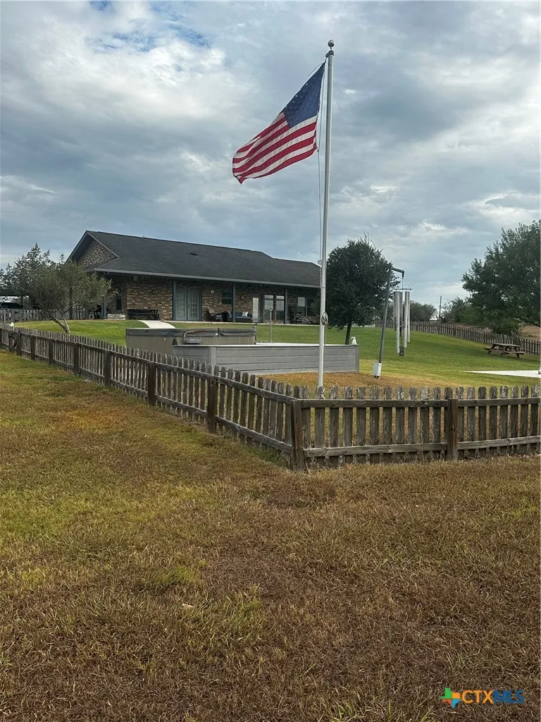 1733 County Road 376 Shiner, TX 77984
