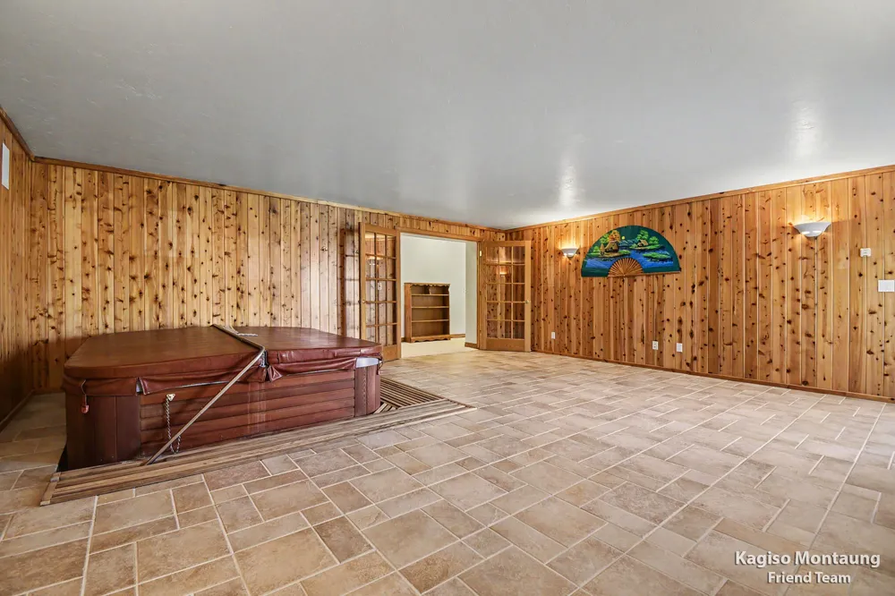 34 Regal Court Zeeland, MI 49464