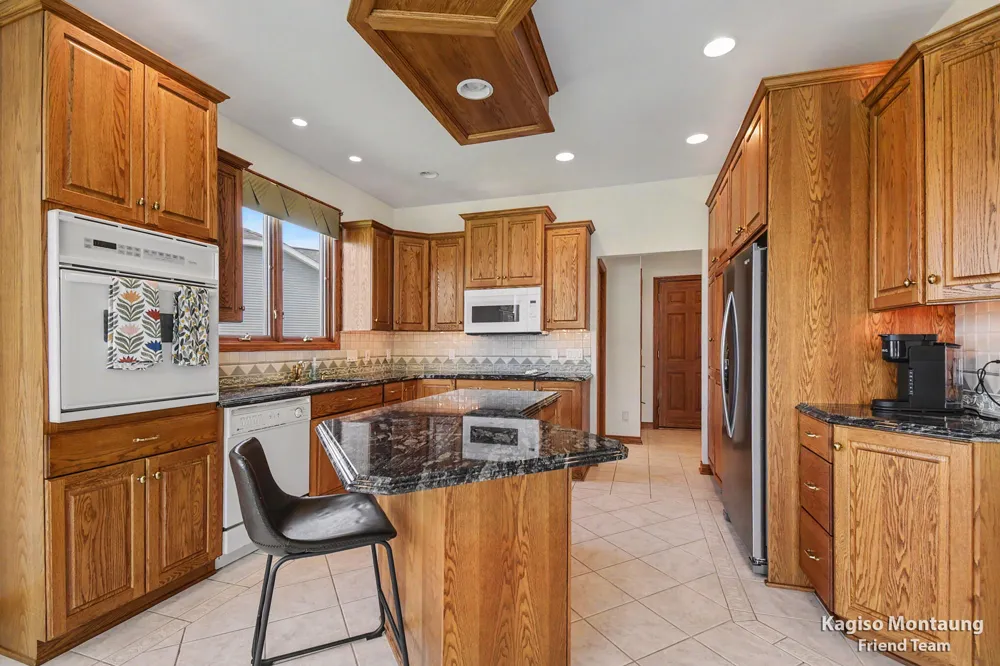 34 Regal Court Zeeland, MI 49464