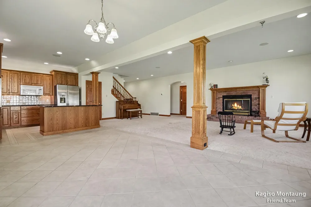 34 Regal Court Zeeland, MI 49464
