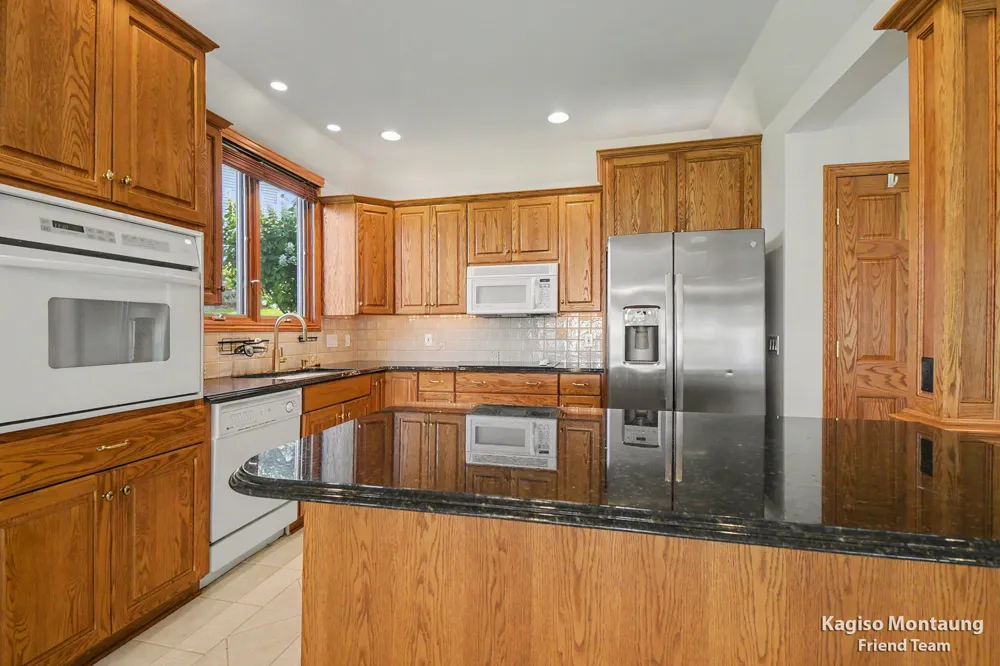 34 Regal Court Zeeland, MI 49464