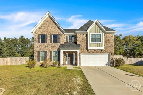 97 Gracyn Lane NE