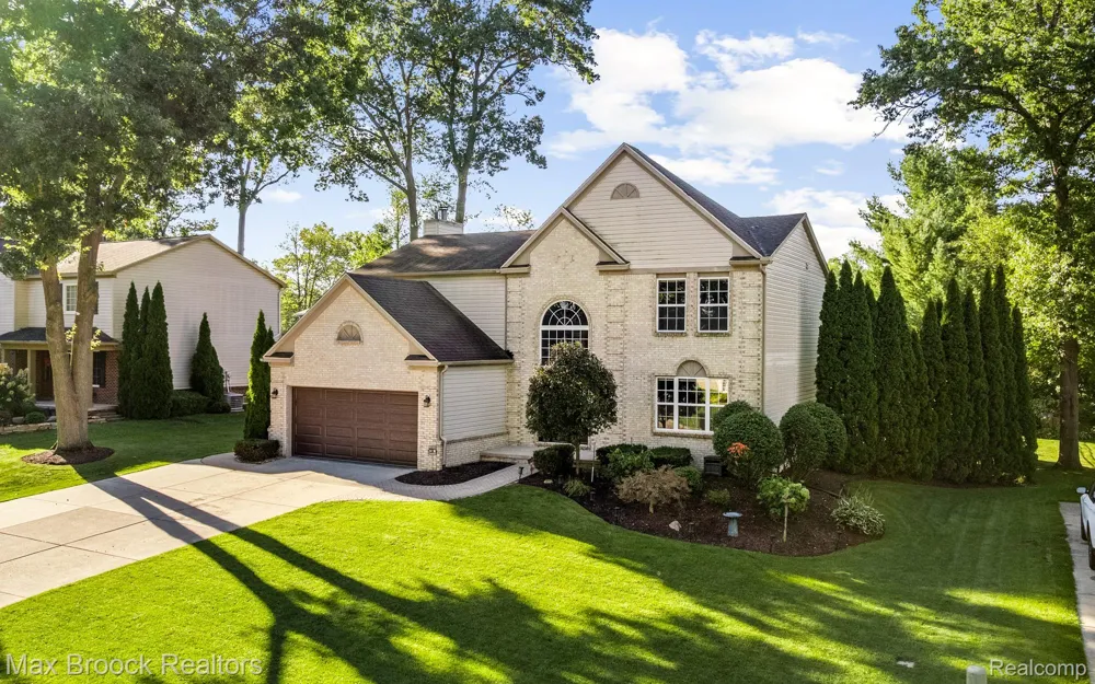 1950 Blue Stone Lane Commerce Charter Township, MI 48390