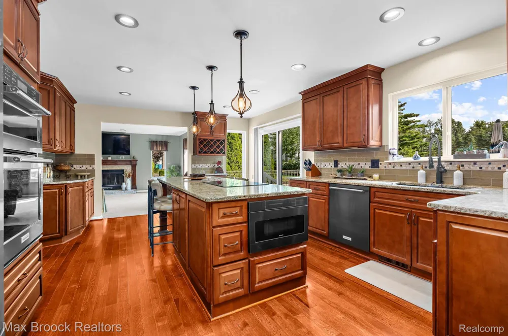 1950 Blue Stone Lane Commerce Charter Township, MI 48390
