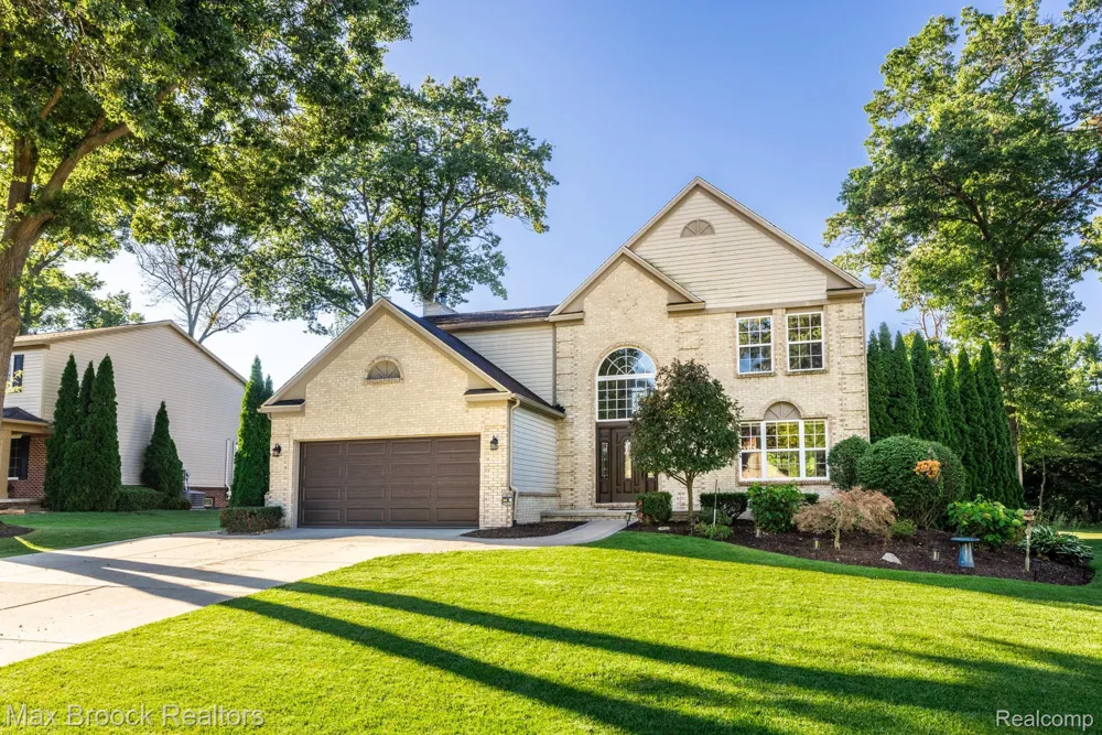 1950 Blue Stone Lane Commerce Charter Township, MI 48390