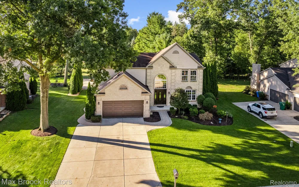 1950 Blue Stone Lane Commerce Charter Township, MI 48390