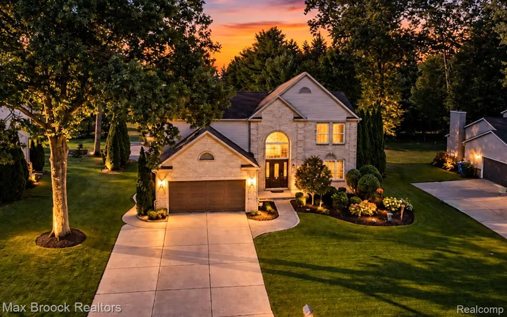 1950 Blue Stone Lane Commerce Charter Township, MI 48390