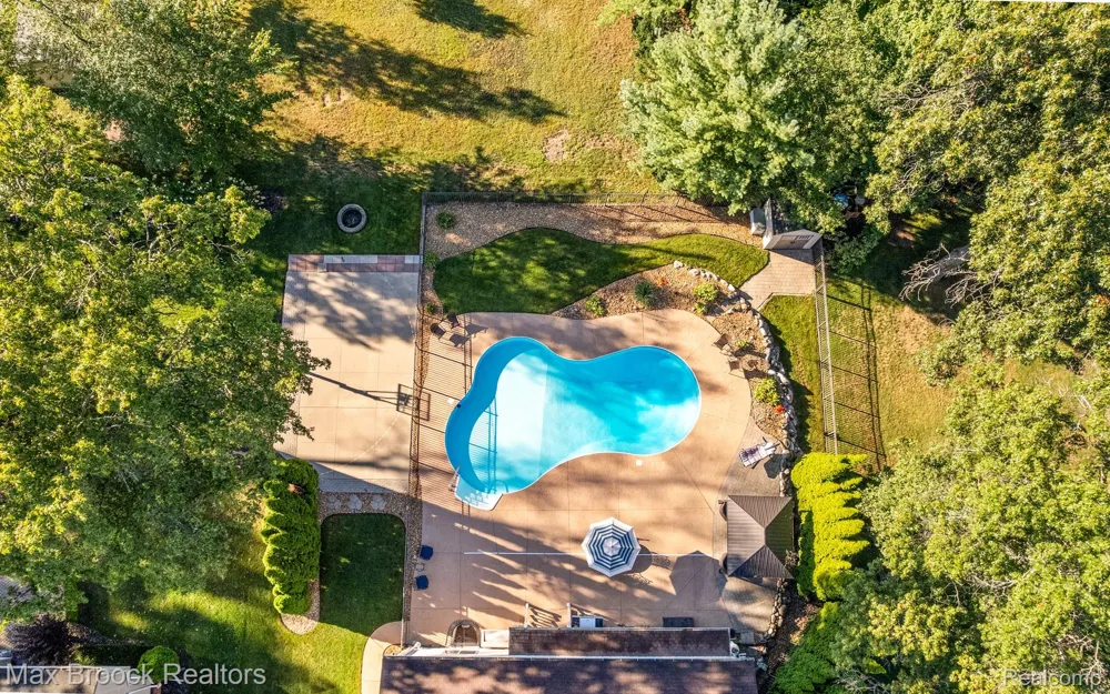 1950 Blue Stone Lane Commerce Charter Township, MI 48390