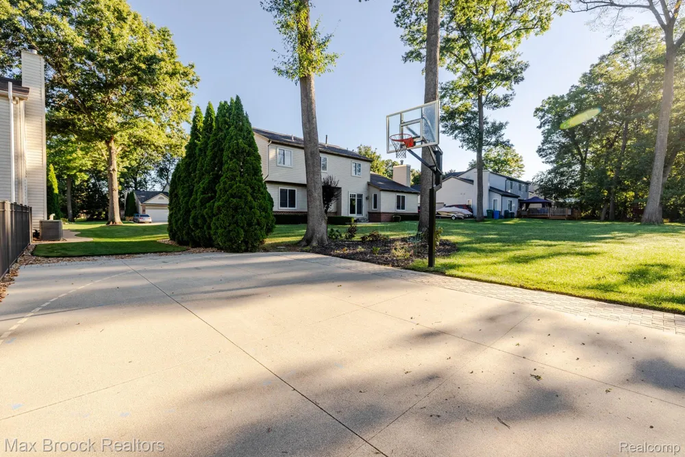 1950 Blue Stone Lane Commerce Charter Township, MI 48390