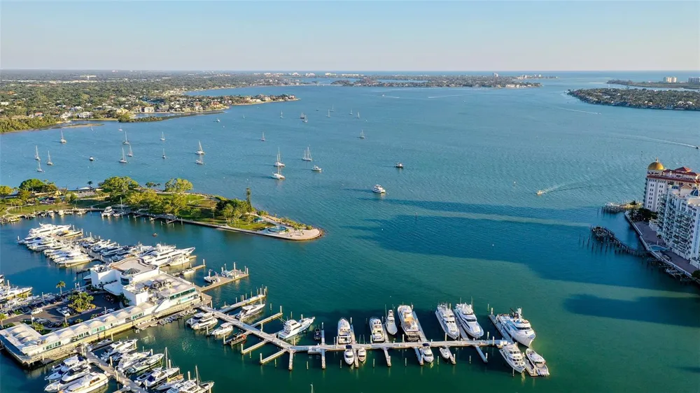 1155 GULFSTREAM AVENUE #308 Sarasota, FL 34236