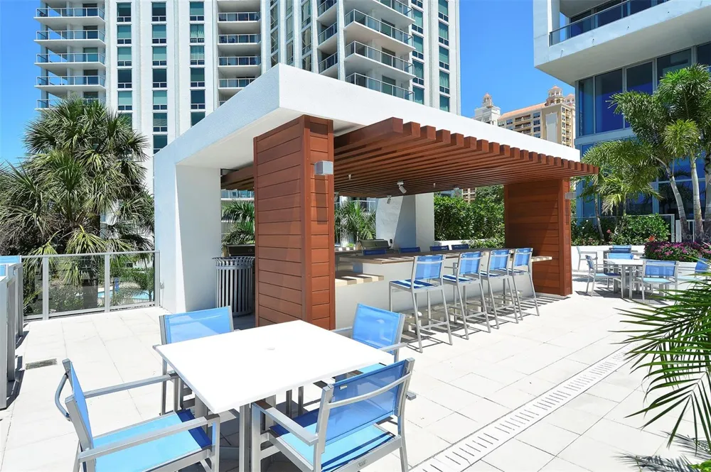 1155 GULFSTREAM AVENUE #308 Sarasota, FL 34236
