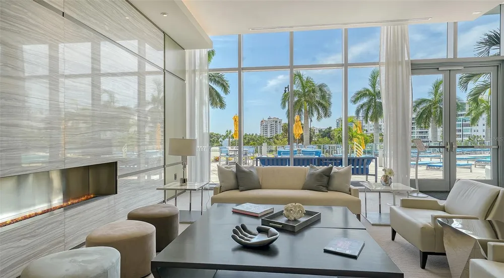 1155 GULFSTREAM AVENUE #308 Sarasota, FL 34236