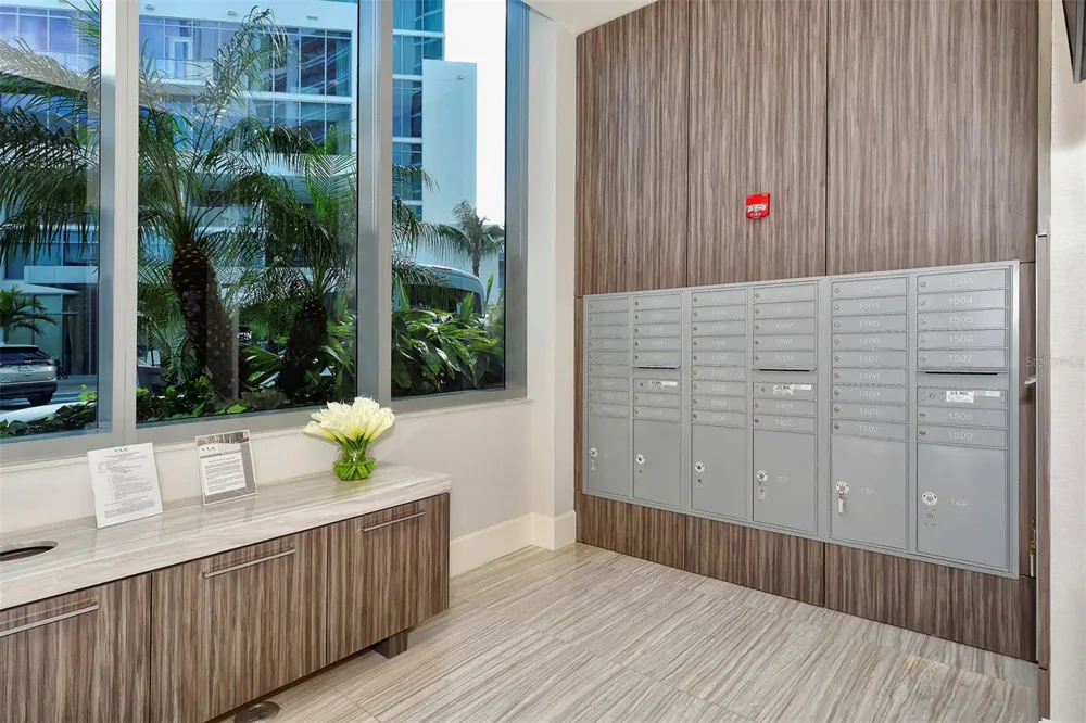 1155 GULFSTREAM AVENUE #308 Sarasota, FL 34236