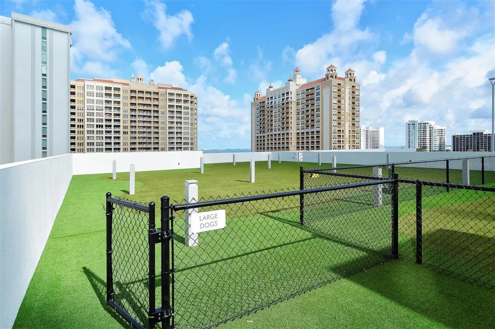 1155 GULFSTREAM AVENUE #308 Sarasota, FL 34236