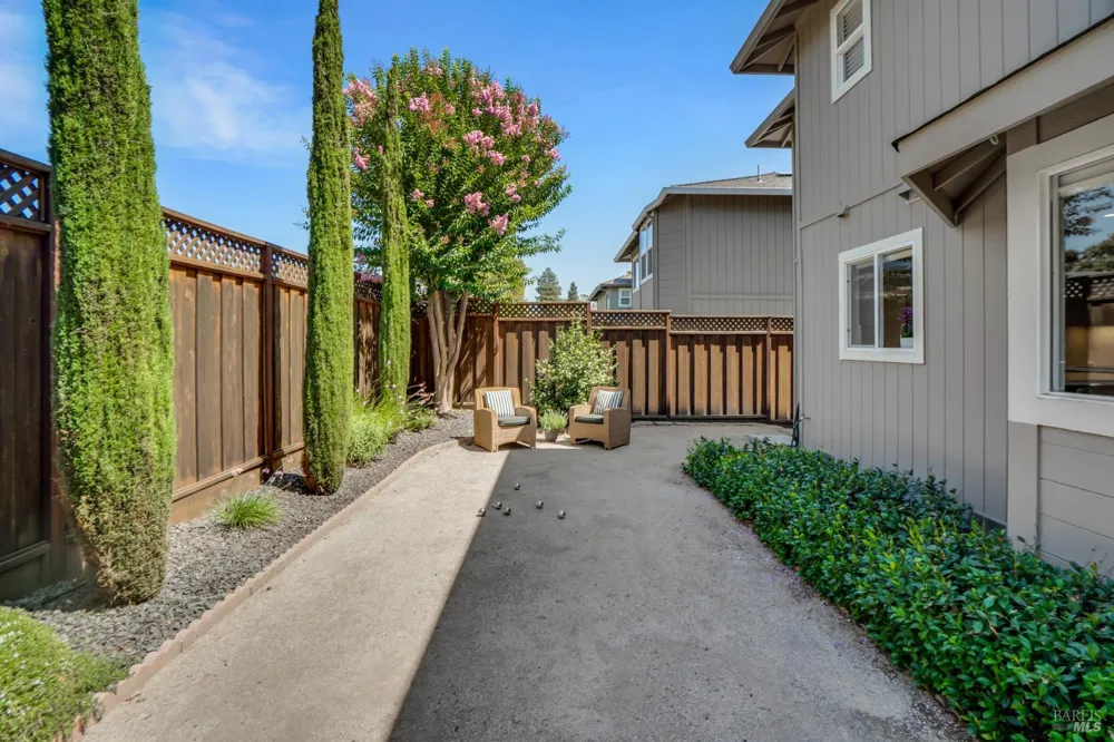 8 Capitola Court Napa, CA 94559