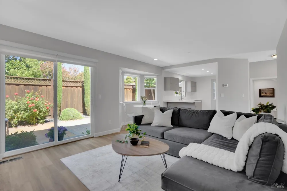 8 Capitola Court Napa, CA 94559