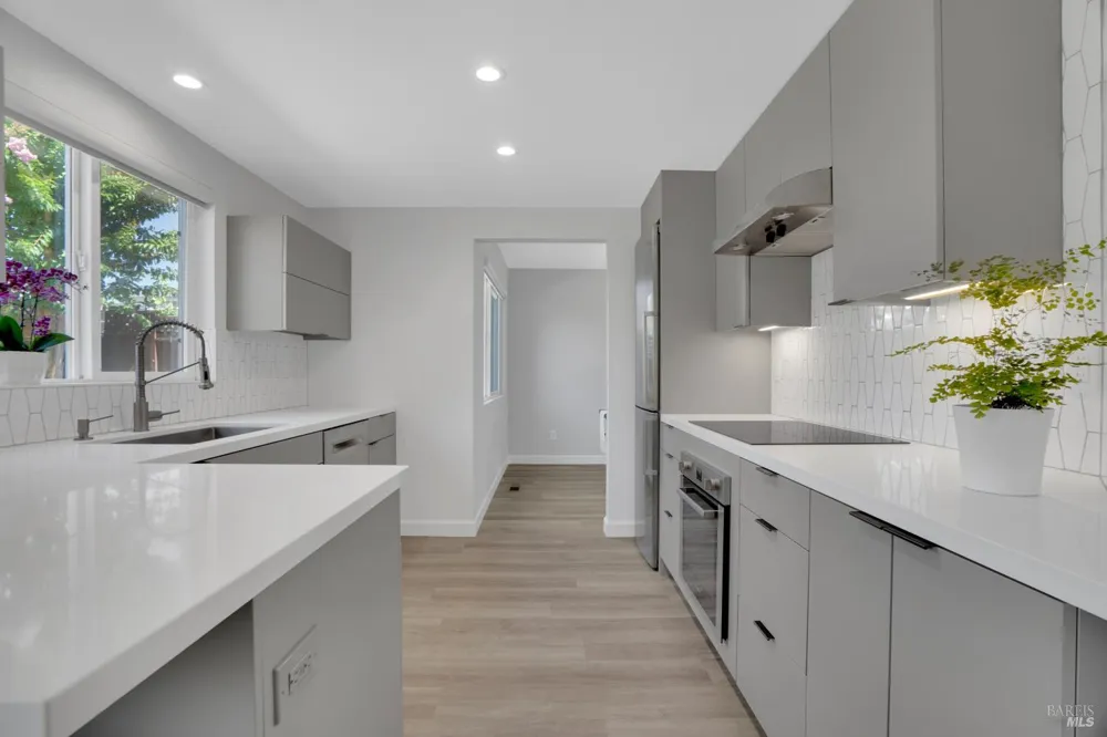 8 Capitola Court Napa, CA 94559