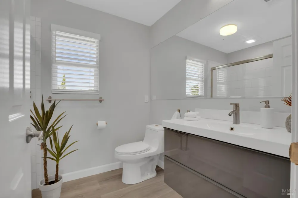 8 Capitola Court Napa, CA 94559