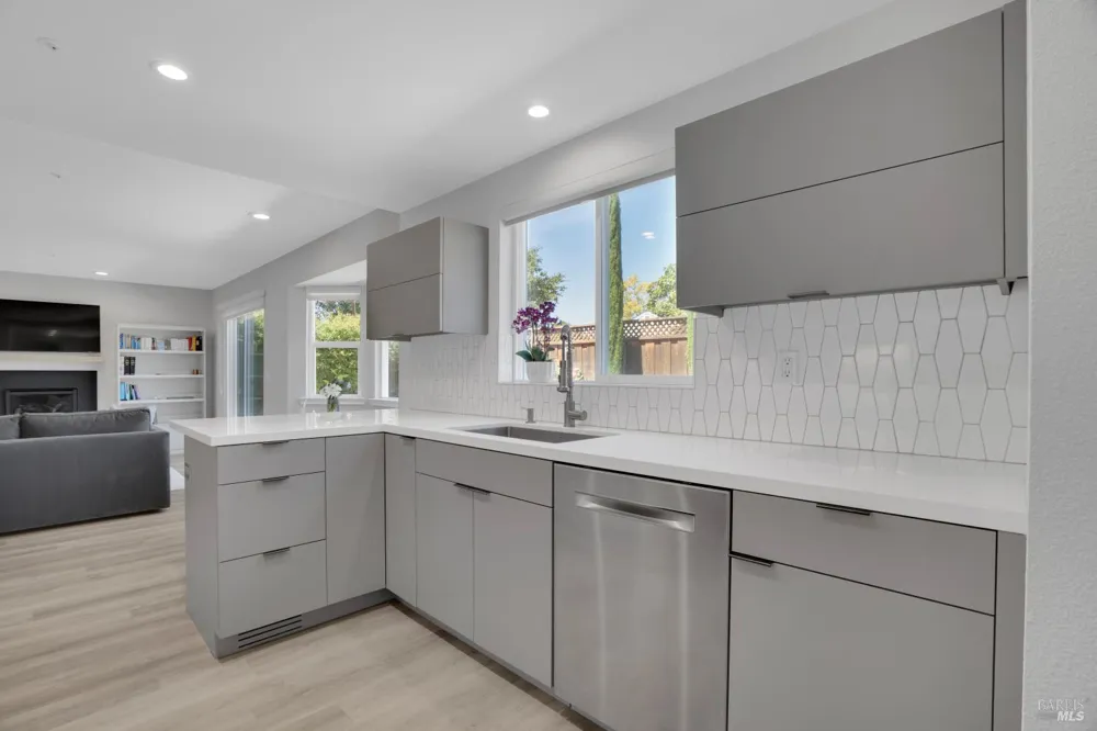 8 Capitola Court Napa, CA 94559