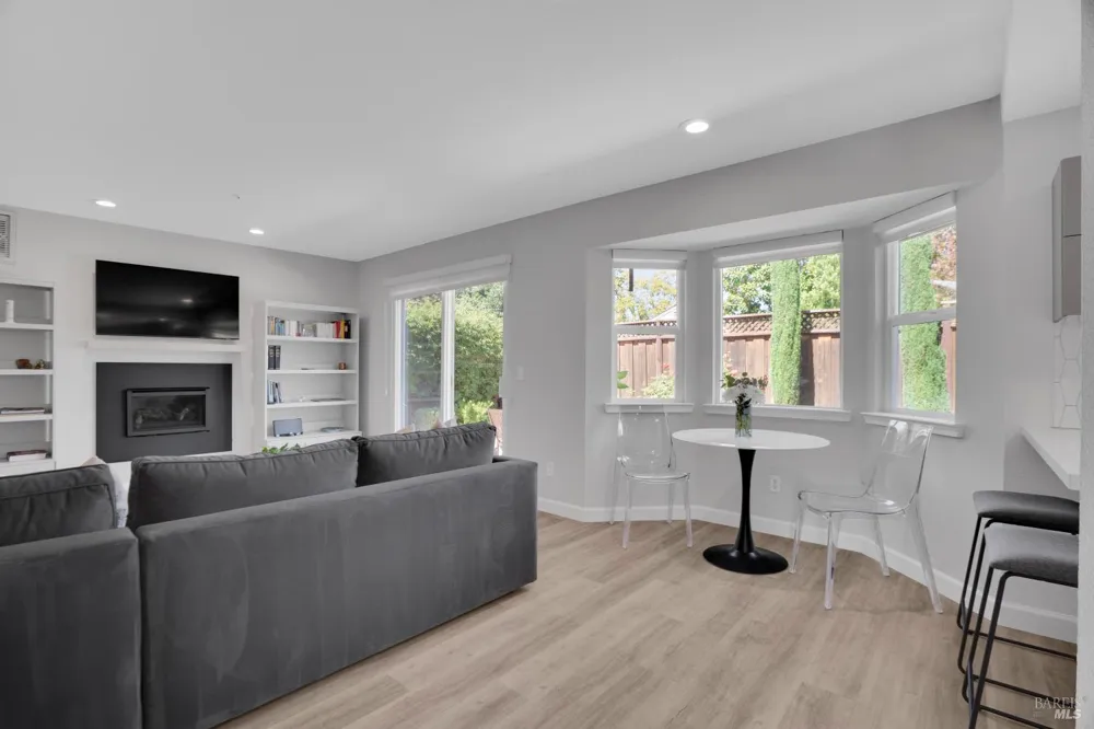 8 Capitola Court Napa, CA 94559