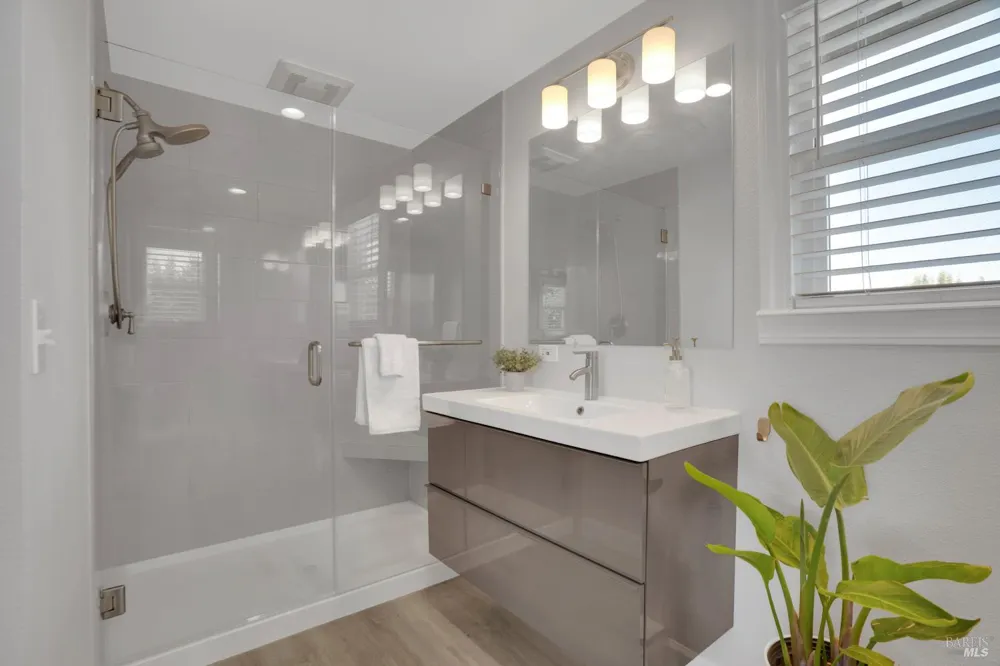 8 Capitola Court Napa, CA 94559