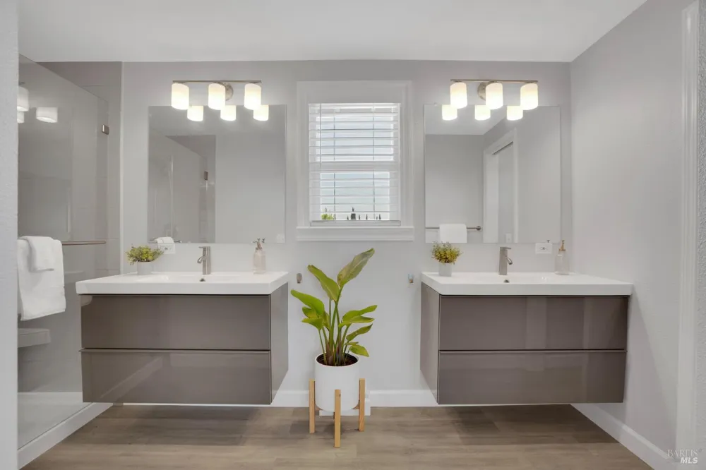 8 Capitola Court Napa, CA 94559