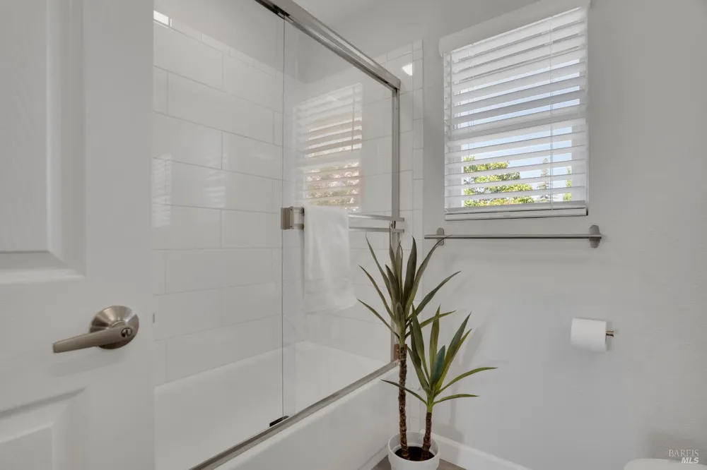 8 Capitola Court Napa, CA 94559