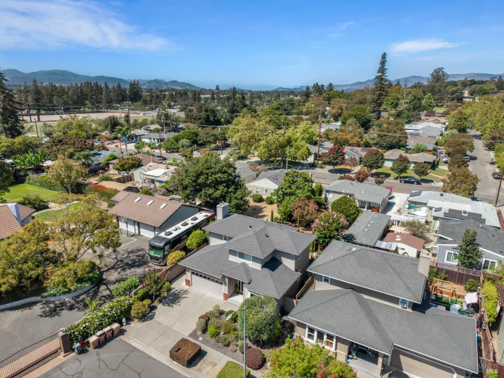 8 Capitola Court Napa, CA 94559