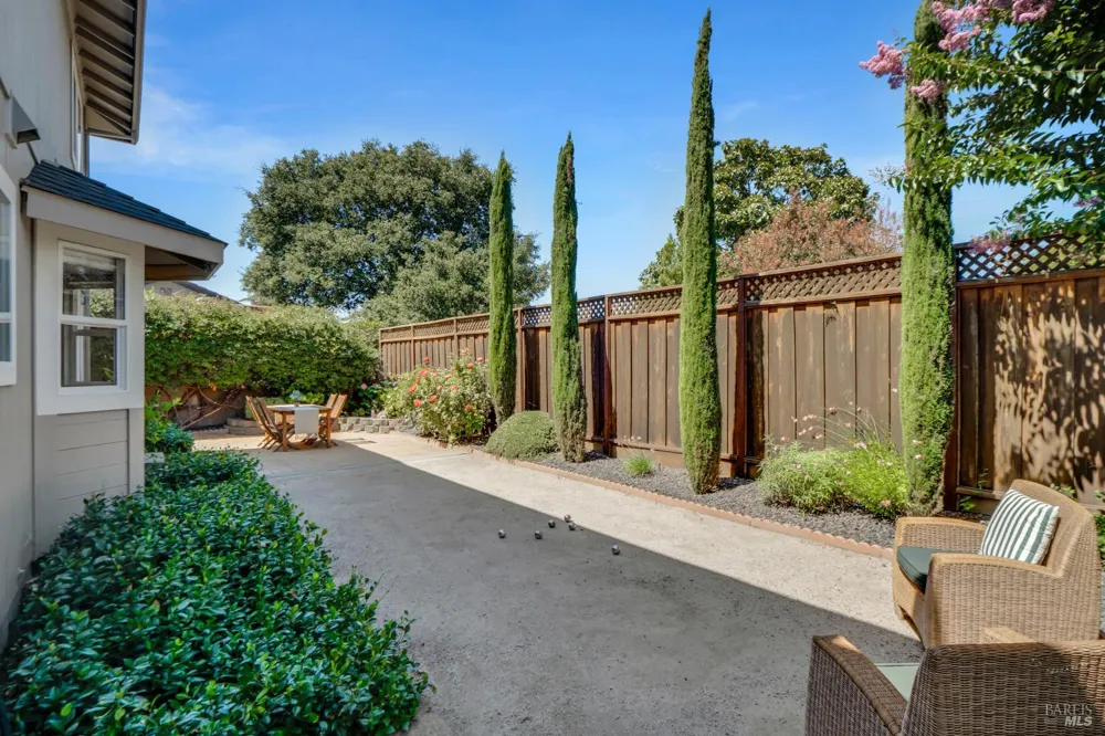 8 Capitola Court Napa, CA 94559