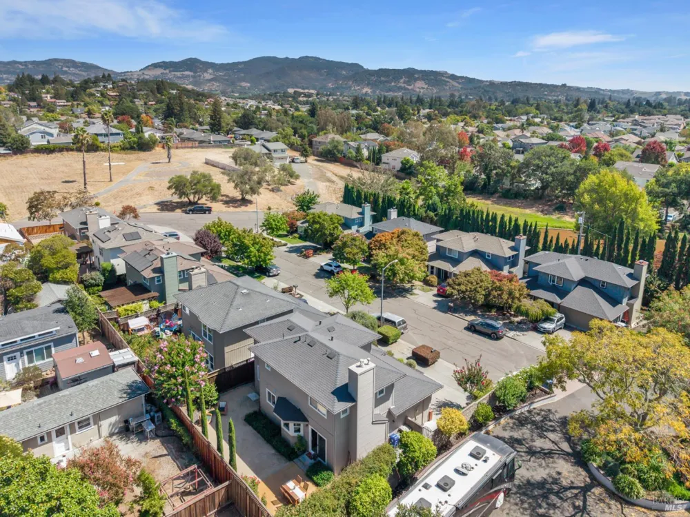 8 Capitola Court Napa, CA 94559